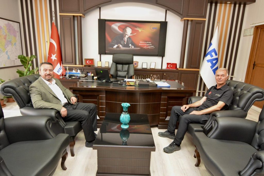 Sandıklı Belediye Başkanı Adnan Öztaş, İadeyi Ziyaretlerine Devam Ediyor.