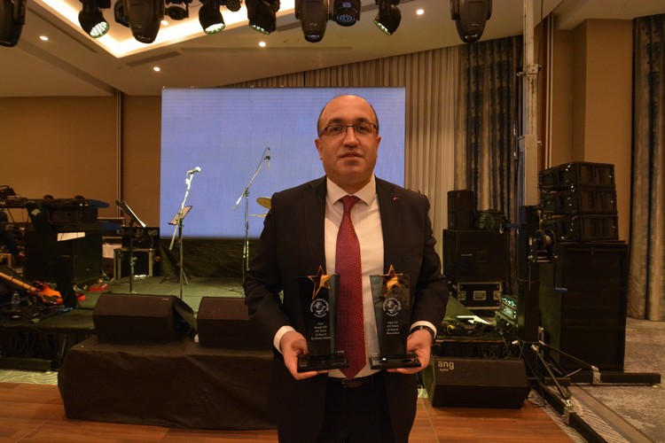 BAŞKAN MUSTAFA ÇÖL’E İNTERNET MEDYA BİRLİĞİNDEN İKİ ÖDÜL