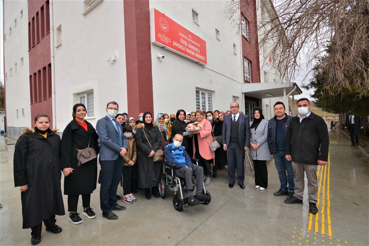 HOLLANDA’DAN ENGELLİ BAKIM MERKEZİMİZE MALZEME DESTEĞİ