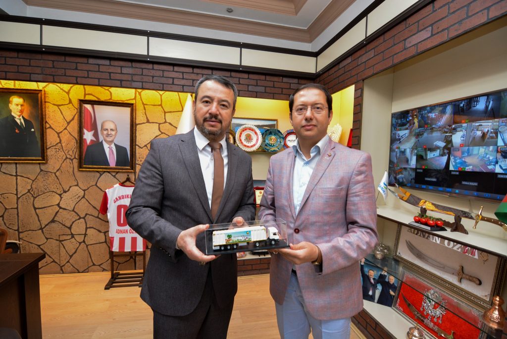 Çevre Hizmetleri Birliği Müdürü Ercan Özcan, Belediye Başkanı Adnan Öztaş’ı Ziyaret Etti