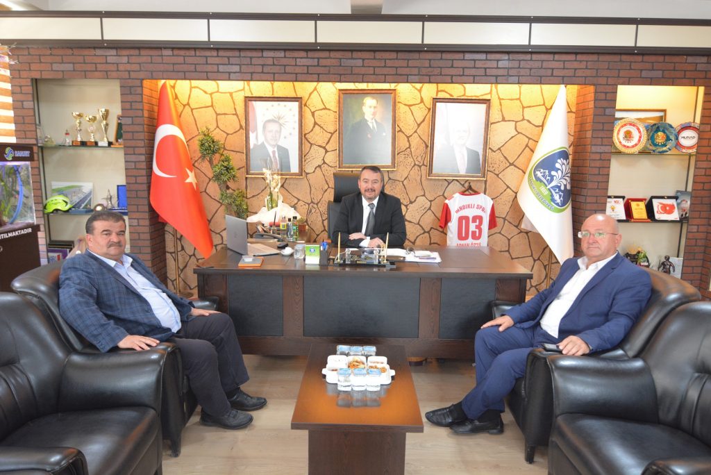 Sinanpaşa Serban Belediye Başkanı Ünal Çelikkol ve İGM Üyesi Ünal Karadağ’dan Öztaş’a Hayırlı Olsun Ziyareti