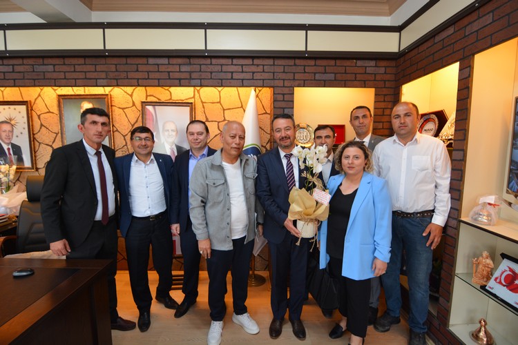 Sandıklı Thermal Park Hotel Müdürü Ahmet Yavuz ve Personelleri Belediye Başkanımız Adnan Öztaş’a Hayırlı Olsun Ziyaretinde Bulundu.