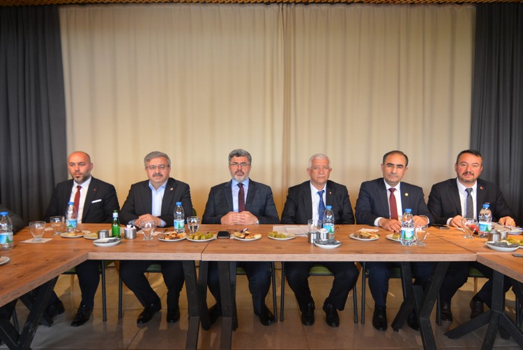 AK Parti İl Başkanı Menteş Başkanlığında Sandıklı’da İstişare Toplantısı Gerçekleştirildi.