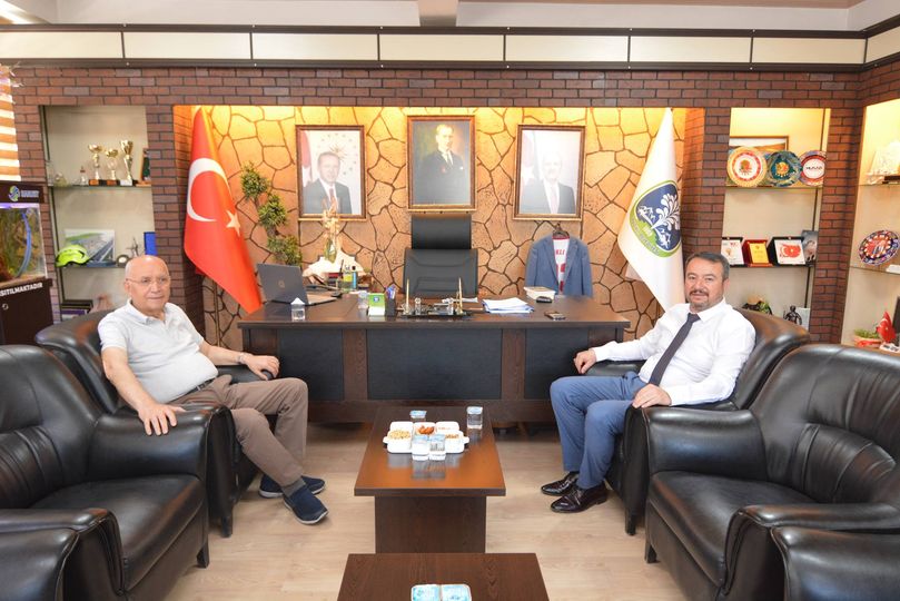 Yenimahalle Belediye Başkanı Fethi Yaşar, Sandıklı Belediye Başkanı Adnan Öztaş’ı Ziyaret Etti