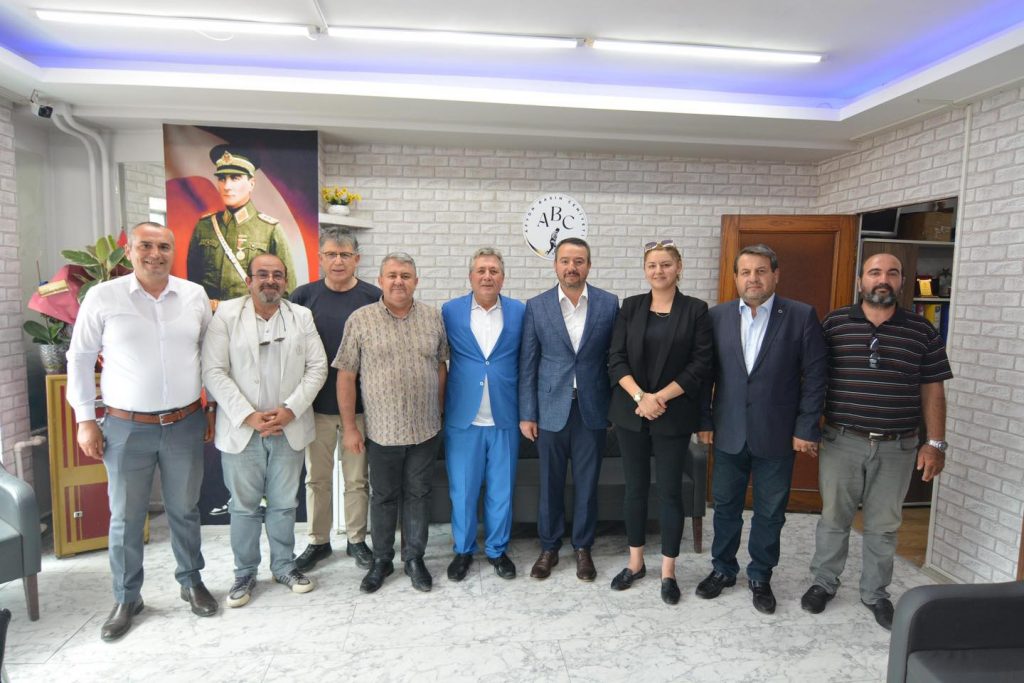 Sandıklı Belediye Başkanı Adnan Öztaş, Basın Mensuplarının Bayramını Kutlamak İçin Ziyaretlerde Bulundu