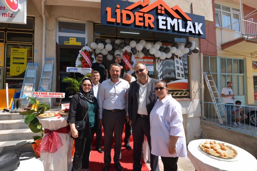 Başkan Öztaş, Sandıklı’da Yeni Açılan Lider Emlak Ofisinin Açılışını Gerçekleştirdi