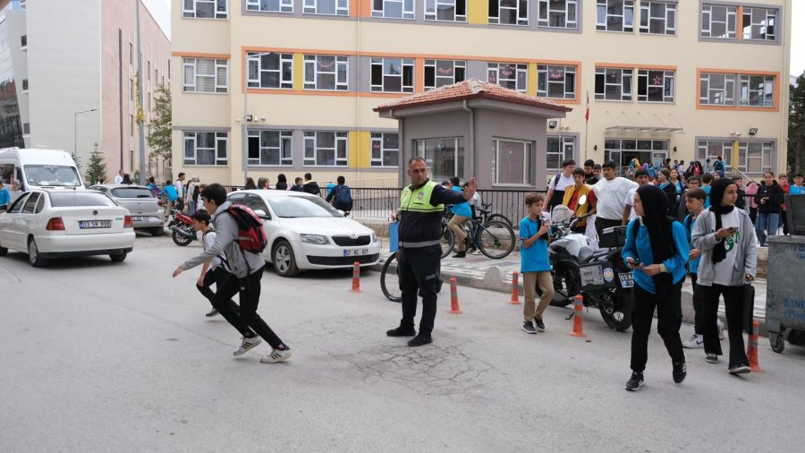 Zabıta Ekiplerinden Okul Giriş Çıkışlarında Güvenlik Önlemi