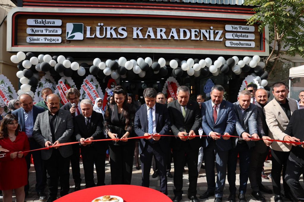 Lüks Karadeniz Pastanesi Açılışı Gerçekleşti