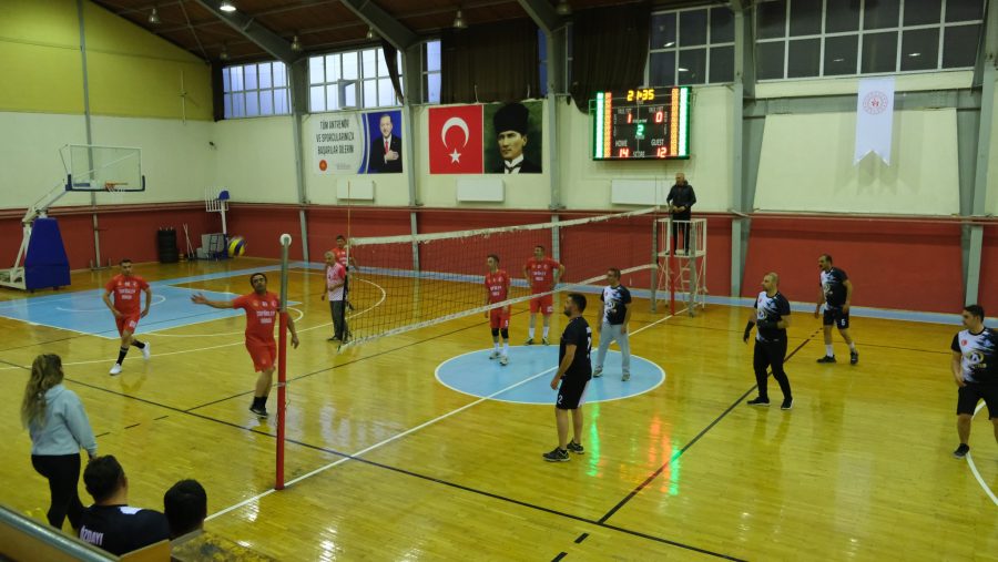 Sandıklı Belediyesi Birimler Arası Geleneksel Voleybol Turnuvası Başladı