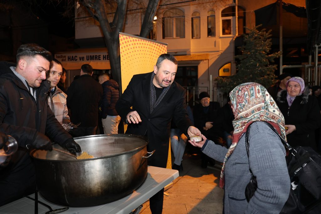 Başkan Öztaş’tan Regaip Kandili’nde Helva İkramı