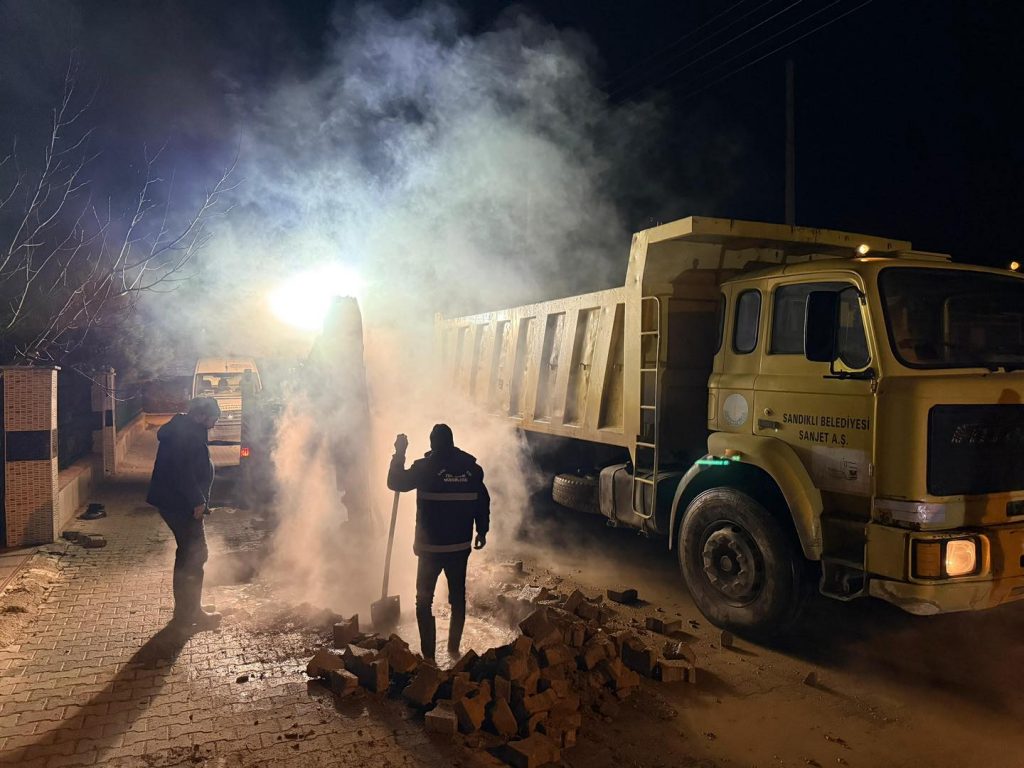 Sandıklı İçin Gece Gündüz Çalışıyoruz!