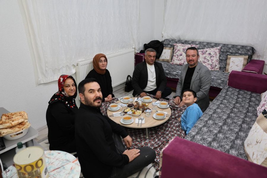 BAŞKAN ÖZTAŞ ECE MAHALLESİ’NDE BULUT AİLESİNE KONUK OLDU