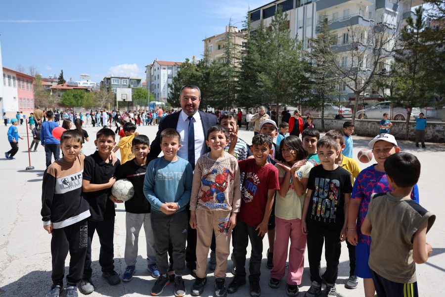 Başkanımız Adnan Öztaş, Spor Şenliğinde Öğrencilerle Buluştu