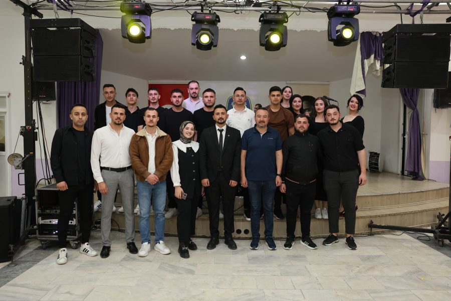 Başkan Adnan Öztaş’tan Üniversiteli Gençlere Moral Desteği