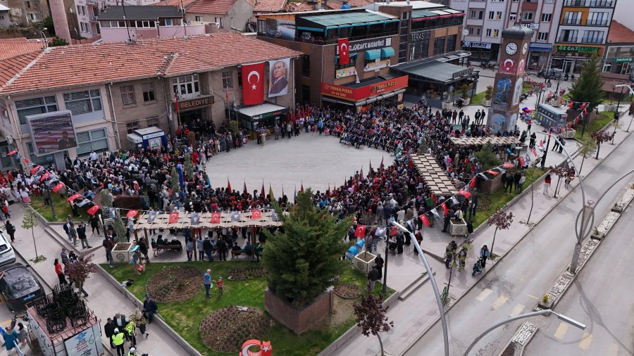 23 Nisan Coşkusu Demokrasi Meydanı’nda Yaşandı
